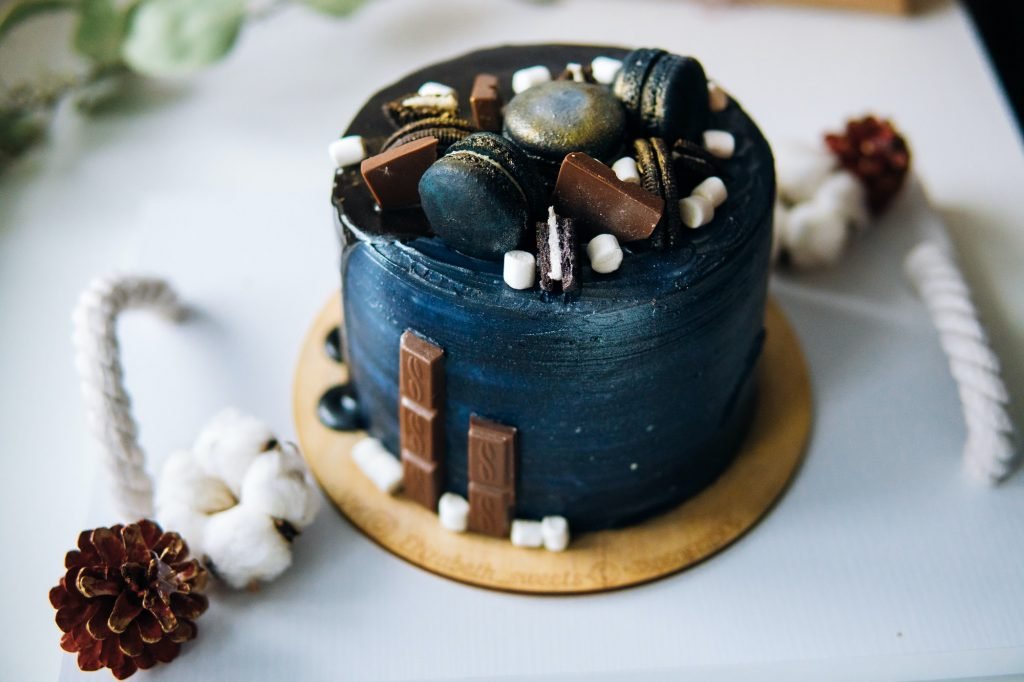 beautiful designer chocolate cake