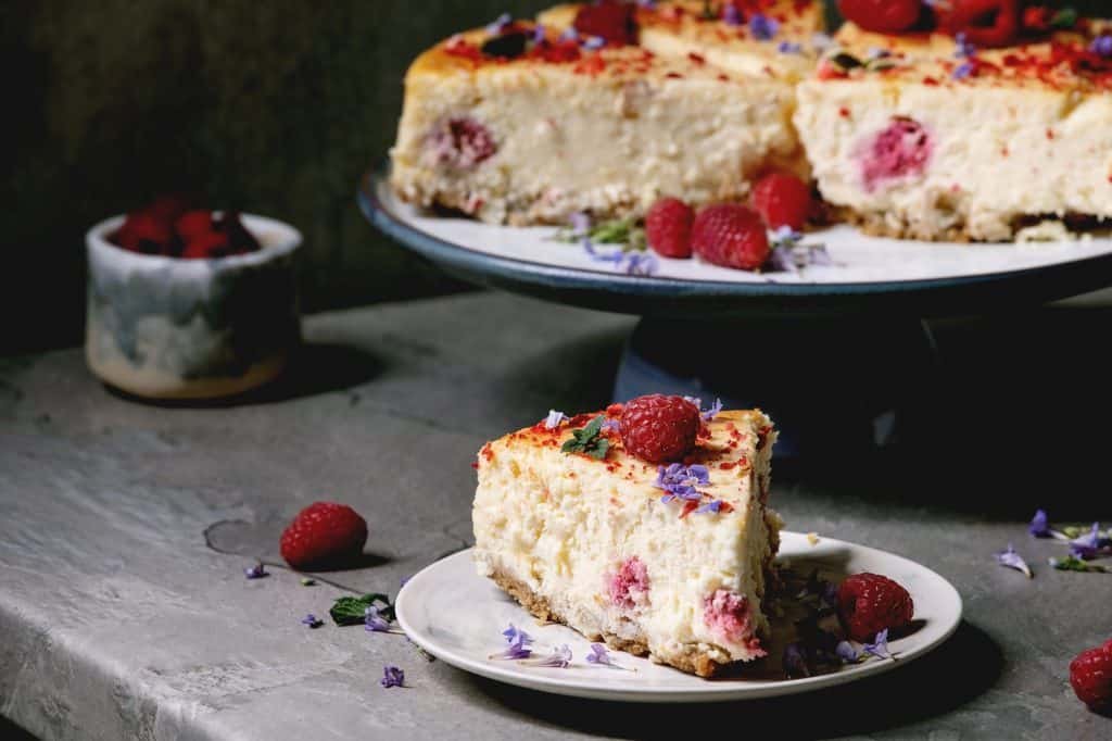 Raspberry baked cheesecake