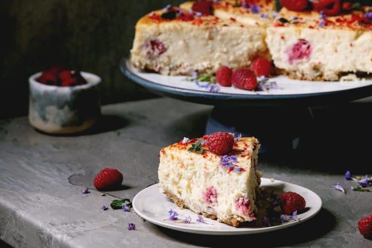 Raspberry baked cheesecake