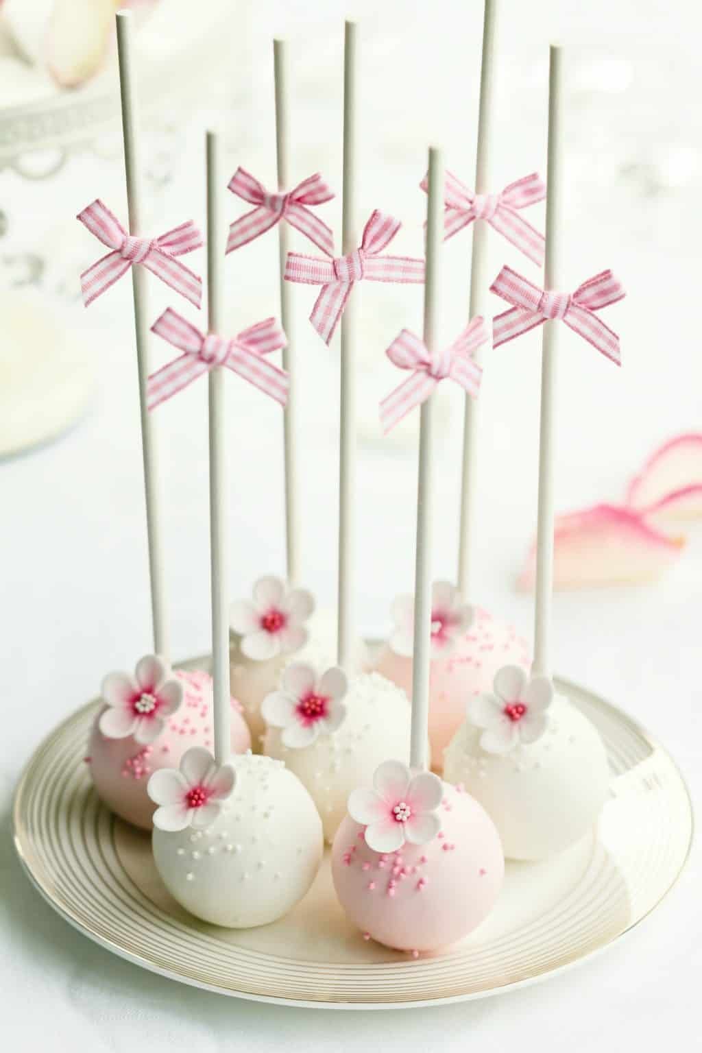 Wedding cake pops