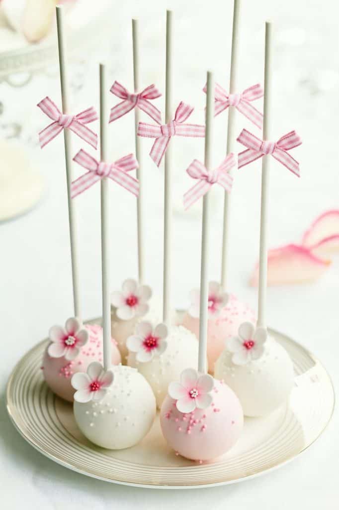 Wedding cake pops