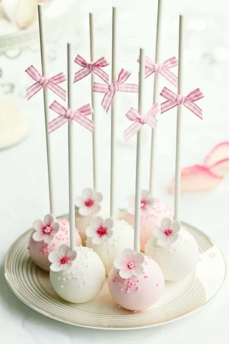Wedding cake pops