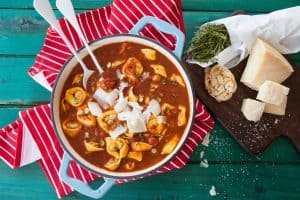 Tortellini in tomato sauce / soup
