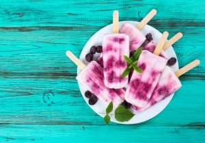Yogurt popsicles with fresh black raspberry