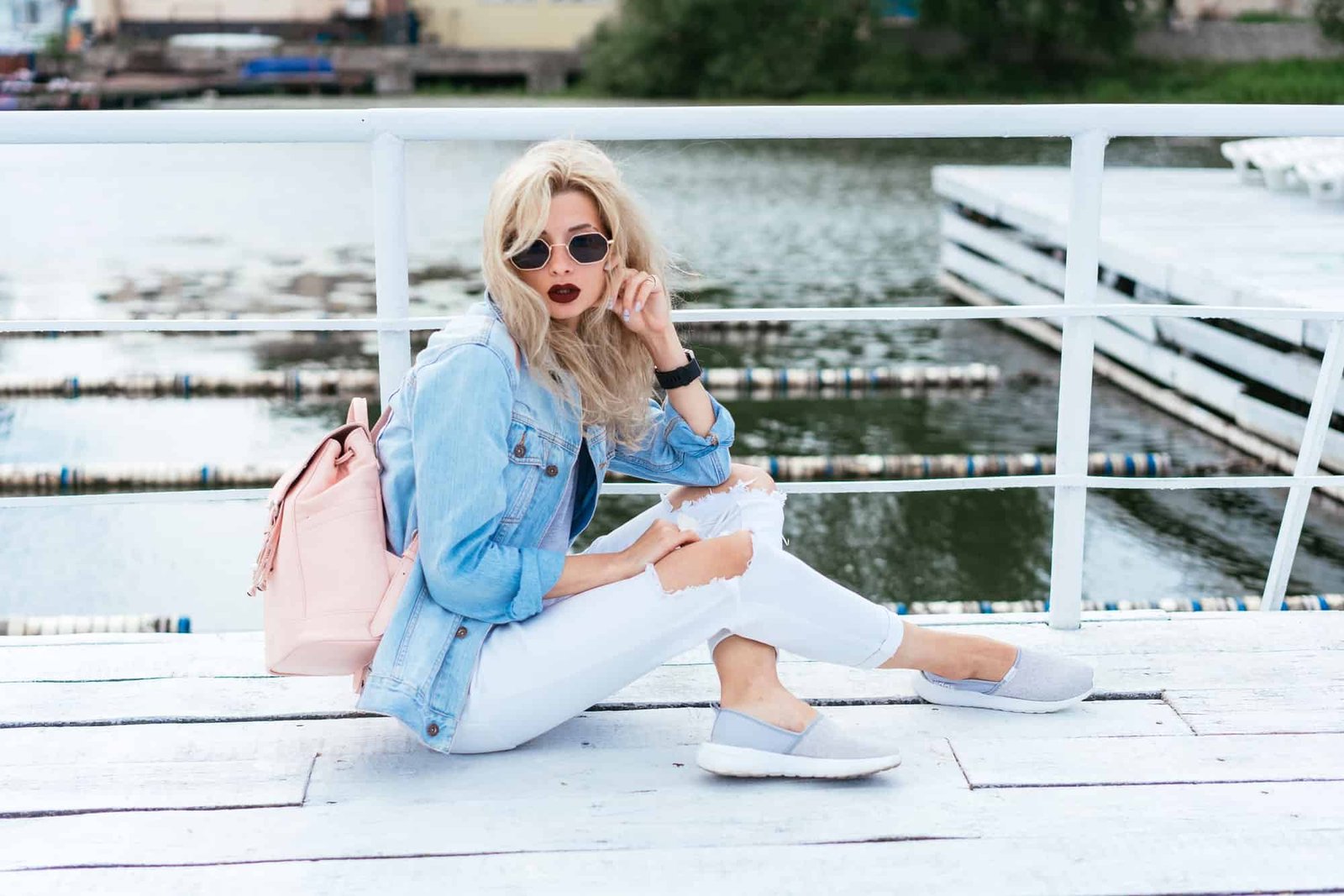Blonde woman with a bag