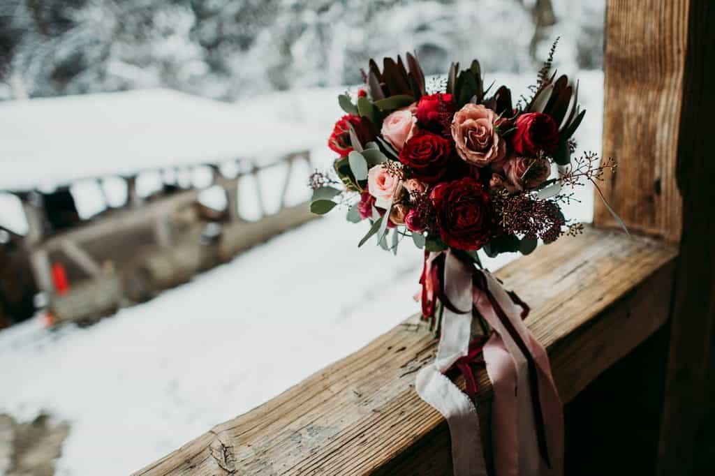 Winter wedding. BRIDAL BOUQUET
