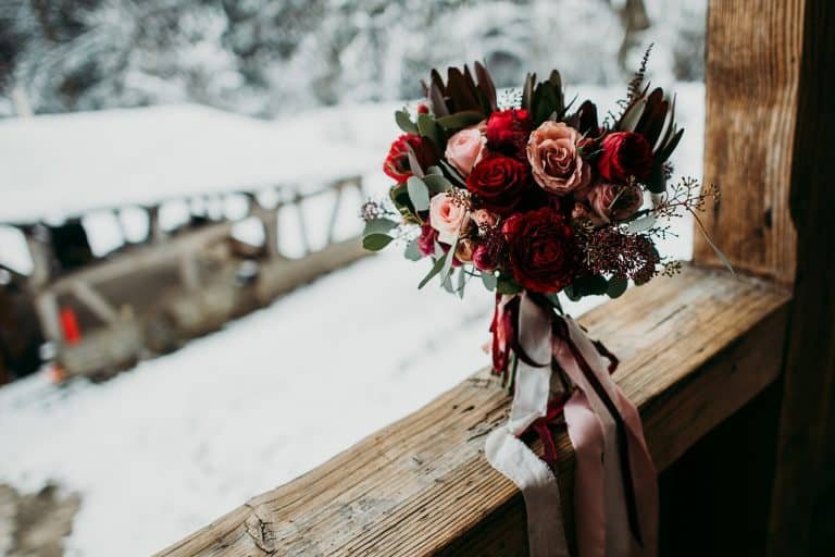 Winter wedding. BRIDAL BOUQUET
